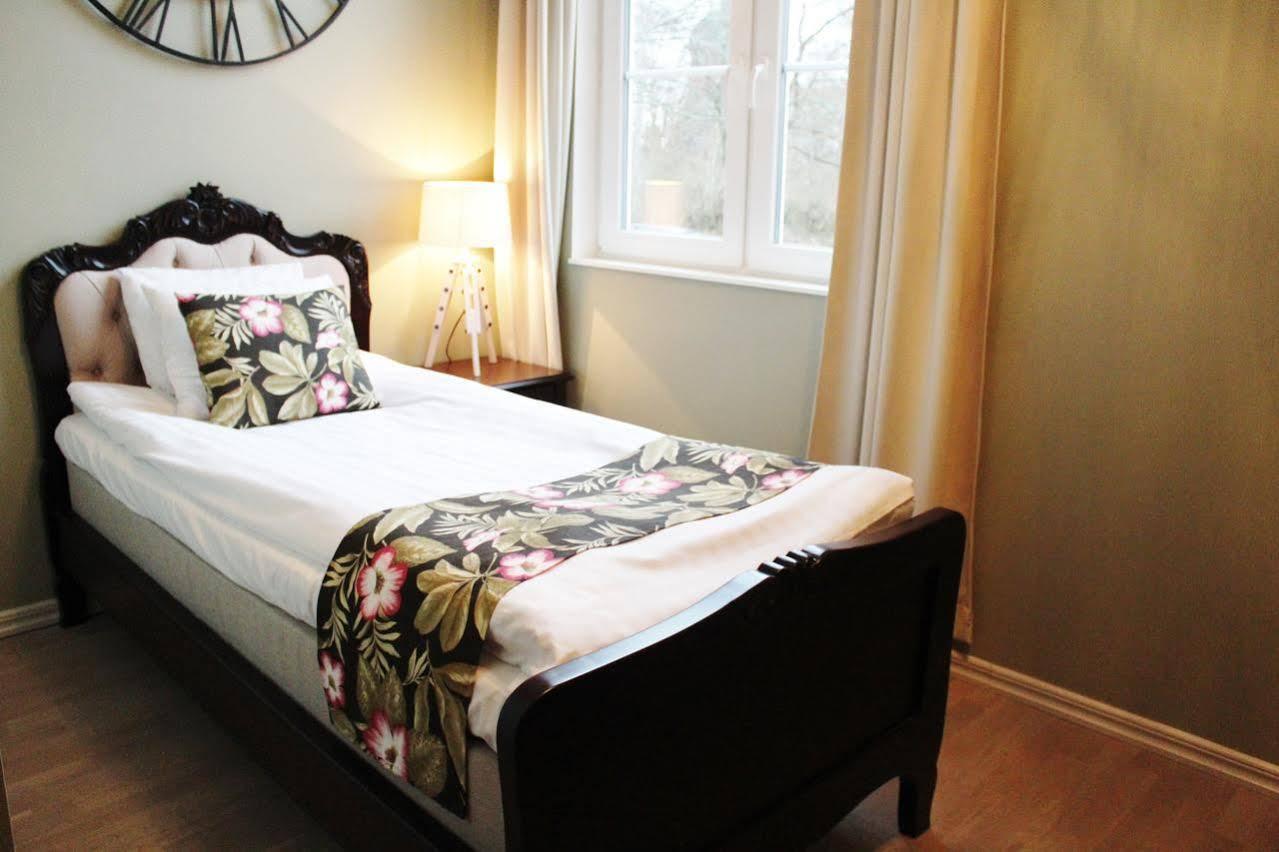 Brook Hotels Arlanda Rosersberg Esterno foto
